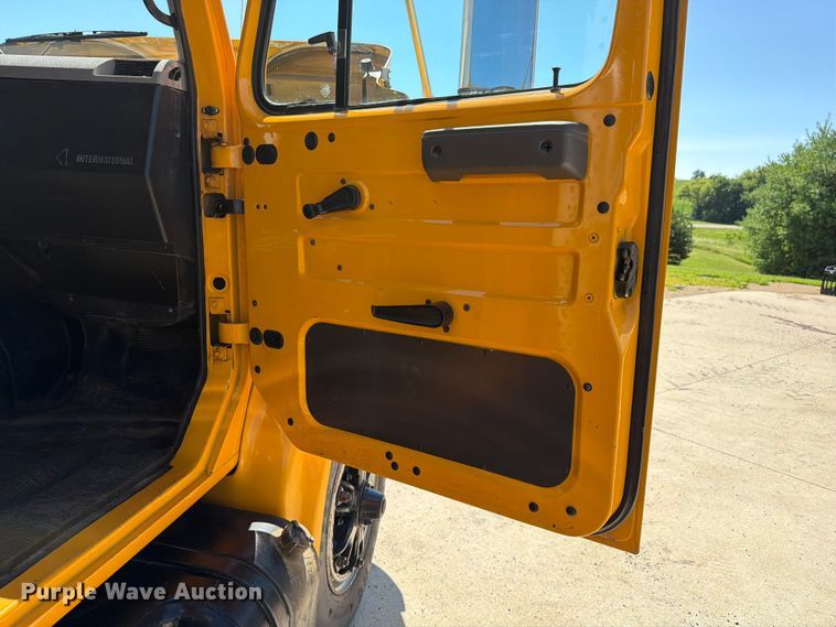image for item FK4116 1998 International 4900 dump truck