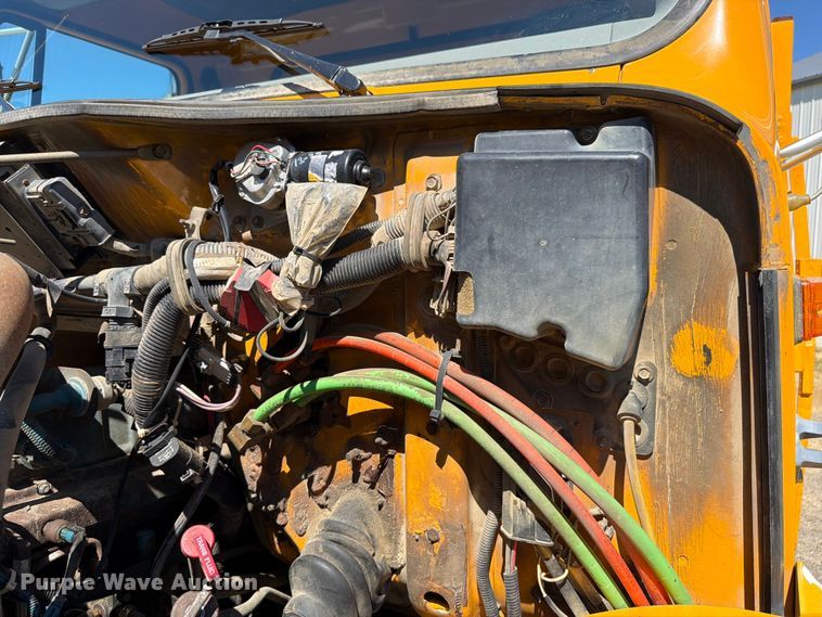 image for item FK4116 1998 International 4900 dump truck