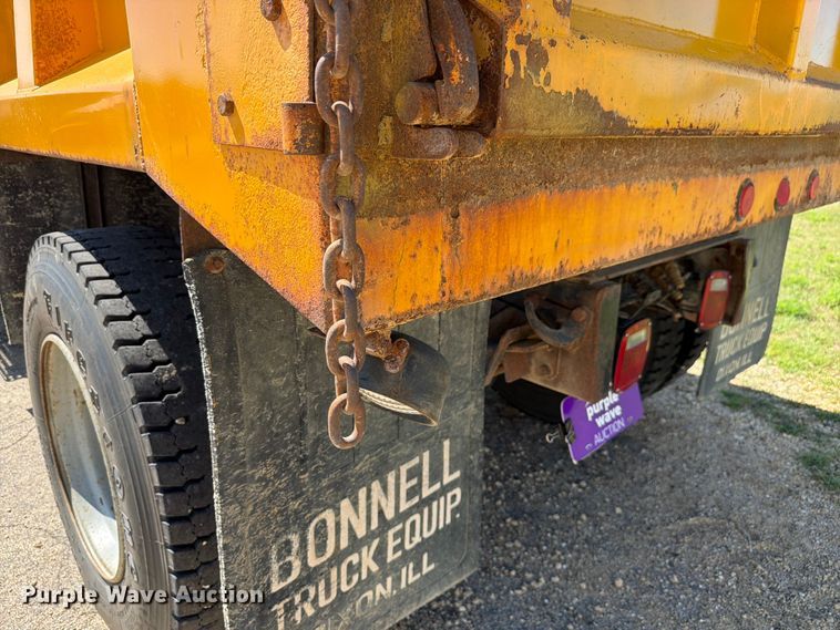 image for item FK4116 1998 International 4900 dump truck