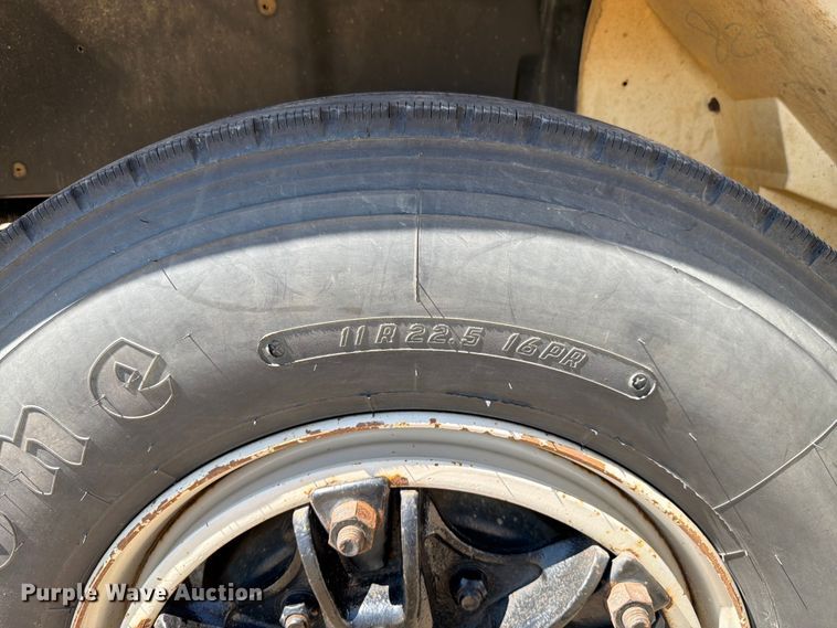image for item FK4116 1998 International 4900 dump truck