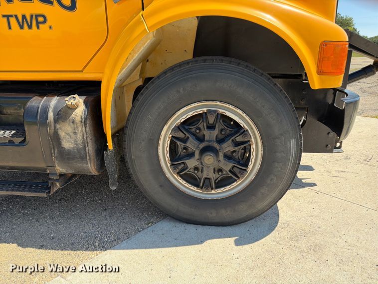 image for item FK4116 1998 International 4900 dump truck