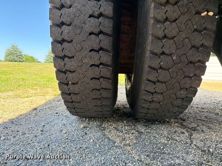 image for item FK4116 1998 International 4900 dump truck