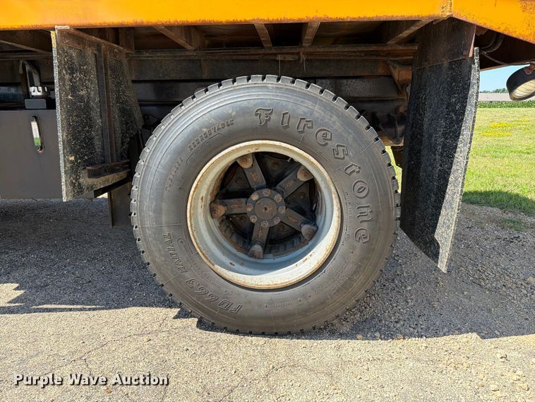 image for item FK4116 1998 International 4900 dump truck