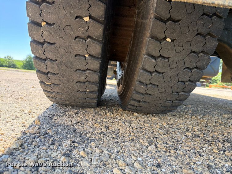 image for item FK4116 1998 International 4900 dump truck