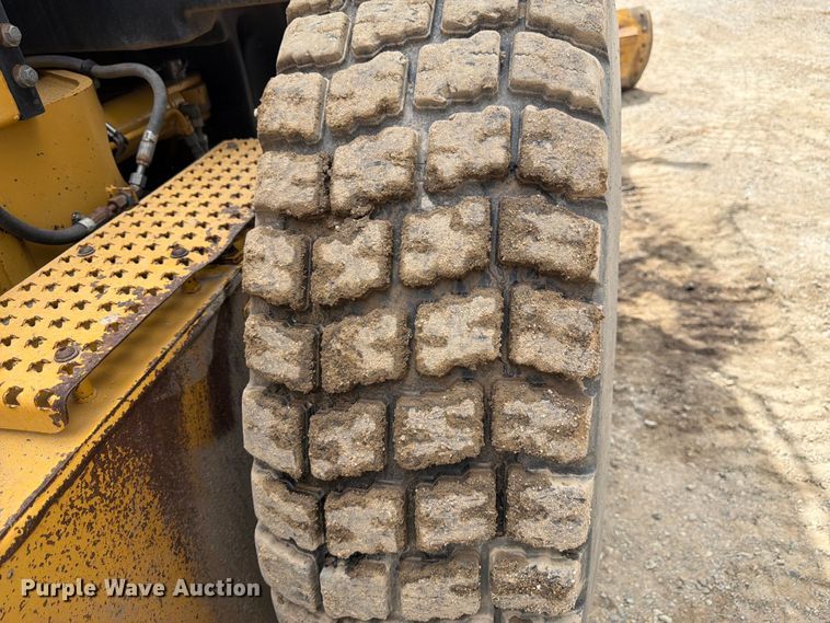 image for item FM7608 2008 Caterpillar 160M motor grader