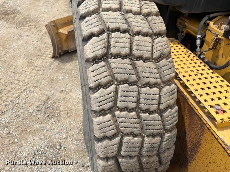 image for item FM7608 2008 Caterpillar 160M motor grader