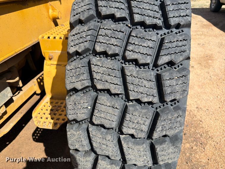 image for item FM7609 2008 Caterpillar 140M motor grader