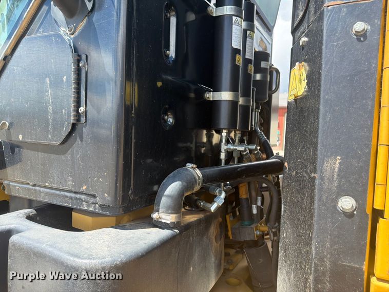 image for item FM7610 2012 Caterpillar 140M2 motor grader