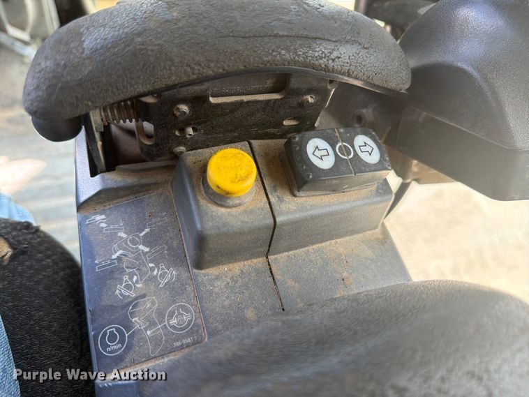 image for item FM7610 2012 Caterpillar 140M2 motor grader