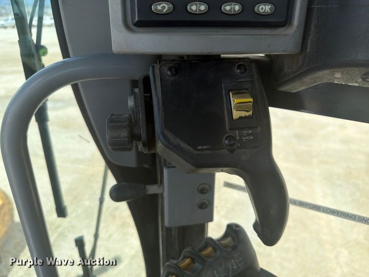 image for item FM7610 2012 Caterpillar 140M2 motor grader