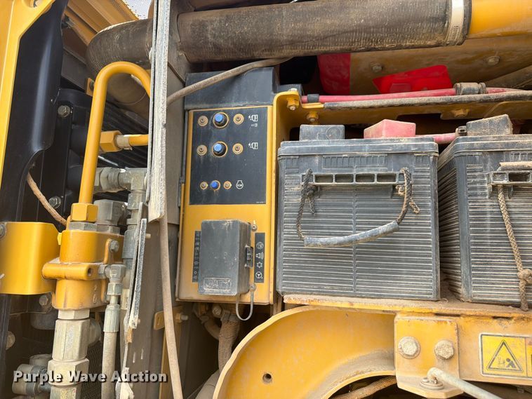 image for item FM7610 2012 Caterpillar 140M2 motor grader