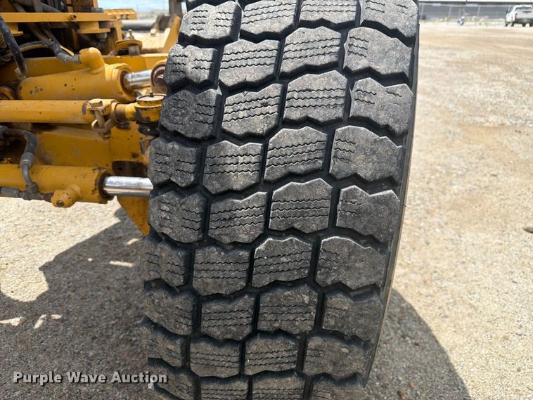 image for item FM7610 2012 Caterpillar 140M2 motor grader