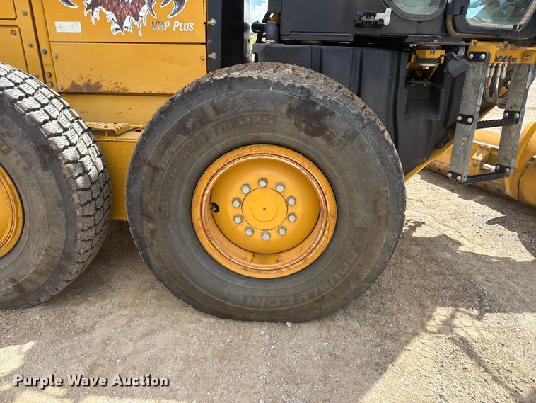 image for item FM7610 2012 Caterpillar 140M2 motor grader
