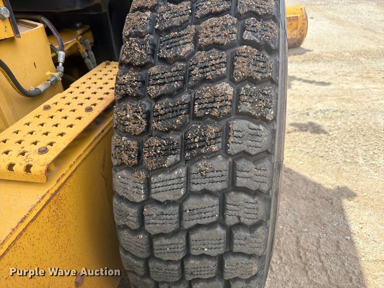 image for item FM7610 2012 Caterpillar 140M2 motor grader
