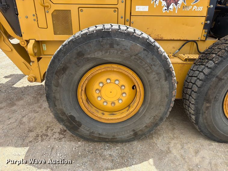 image for item FM7610 2012 Caterpillar 140M2 motor grader