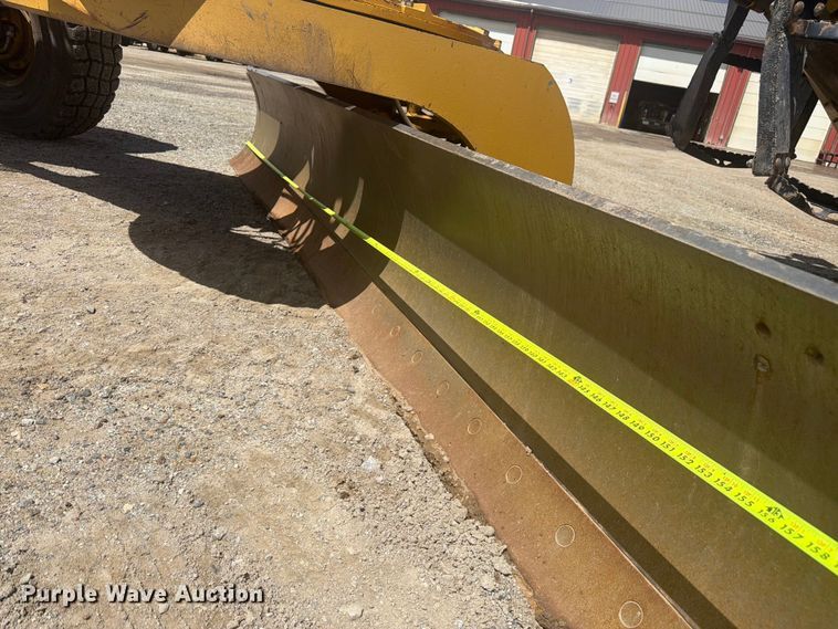 image for item FM7611 Caterpillar 160M motor grader