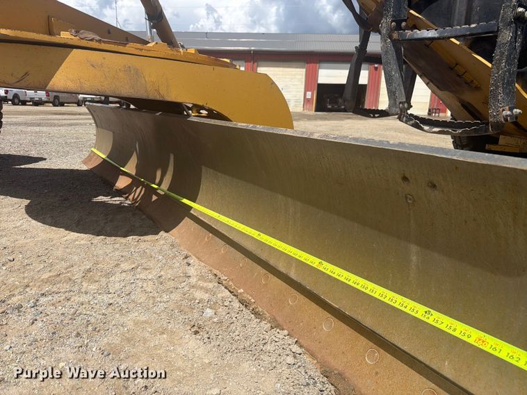 image for item FM7611 Caterpillar 160M motor grader