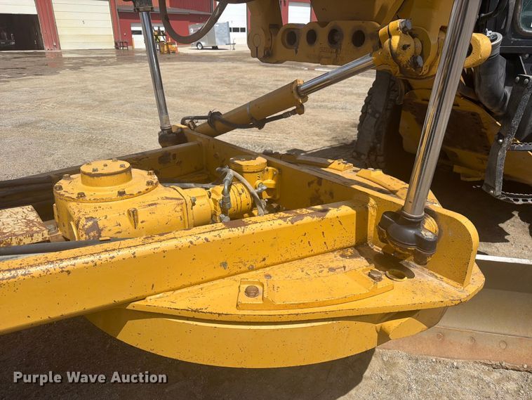 image for item FM7611 Caterpillar 160M motor grader