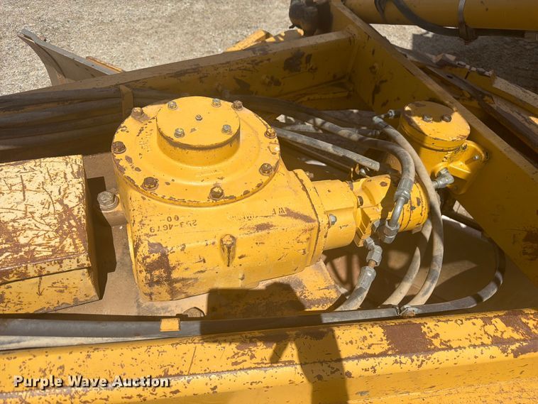 image for item FM7611 Caterpillar 160M motor grader