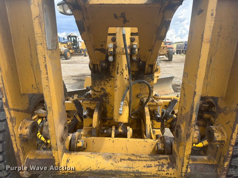 image for item FM7611 Caterpillar 160M motor grader