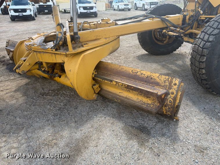image for item FM7611 Caterpillar 160M motor grader