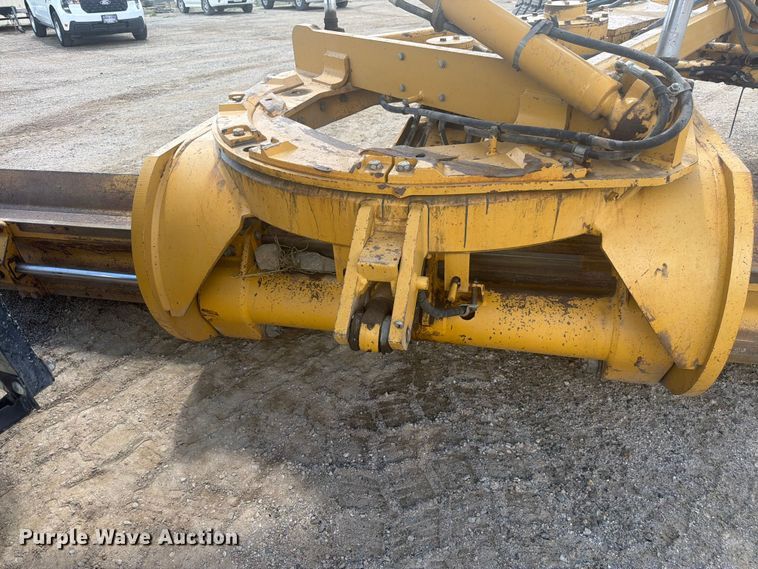 image for item FM7611 Caterpillar 160M motor grader