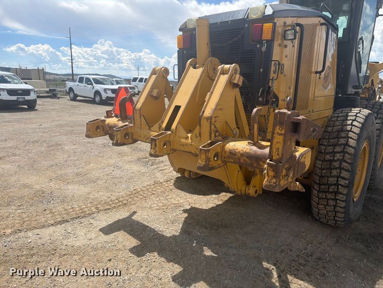 image for item FM7611 Caterpillar 160M motor grader