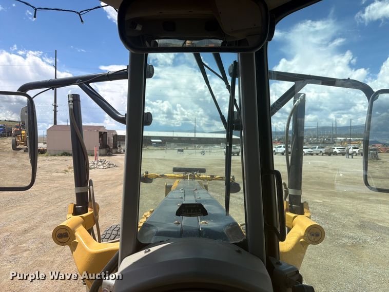 image for item FM7611 Caterpillar 160M motor grader