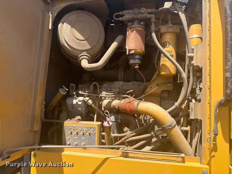 image for item FM7611 Caterpillar 160M motor grader