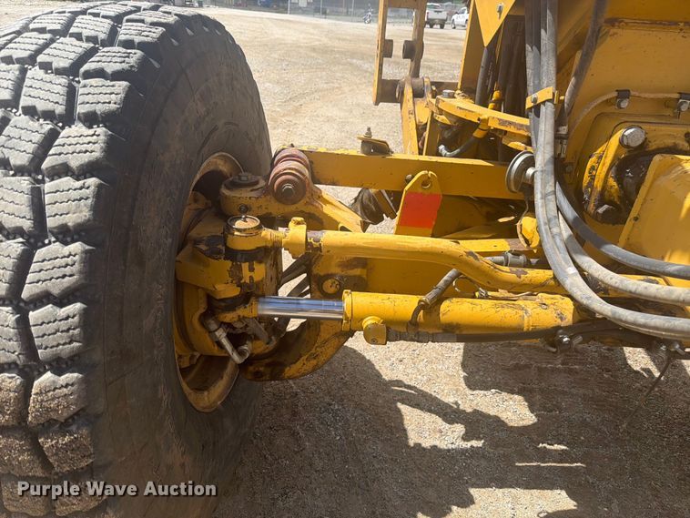 image for item FM7611 Caterpillar 160M motor grader