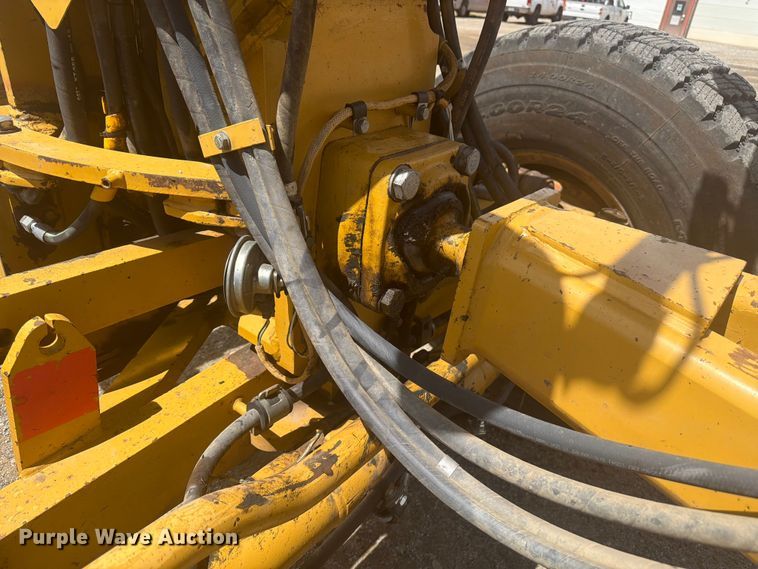 image for item FM7611 Caterpillar 160M motor grader