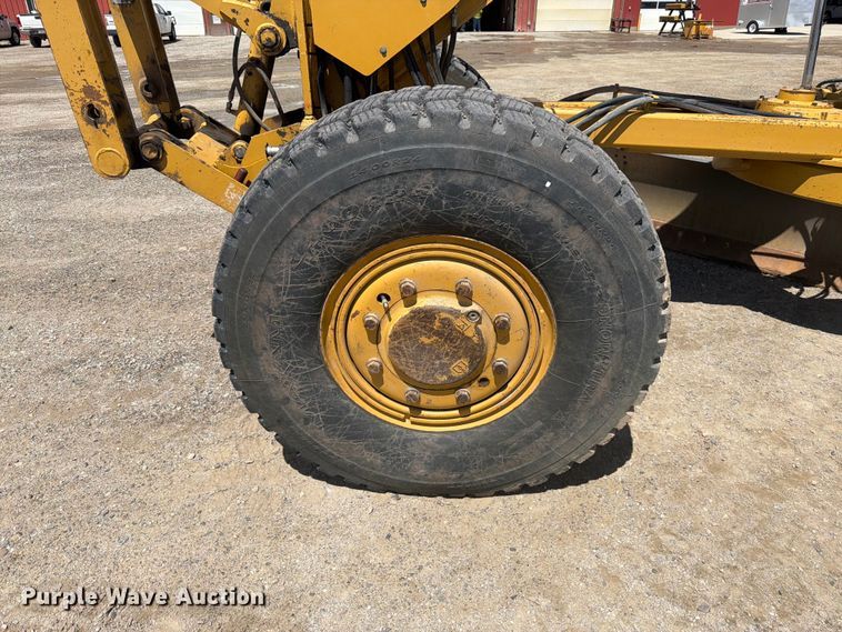 image for item FM7611 Caterpillar 160M motor grader