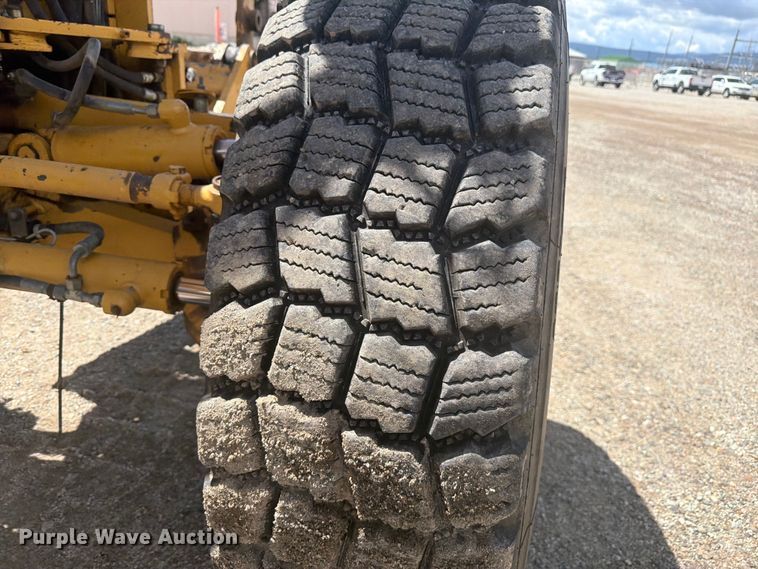 image for item FM7611 Caterpillar 160M motor grader