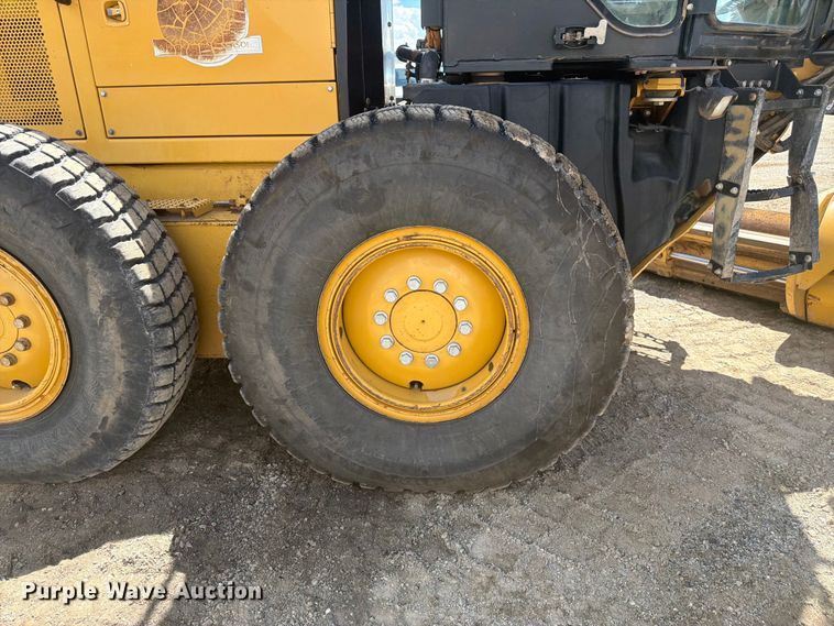 image for item FM7611 Caterpillar 160M motor grader