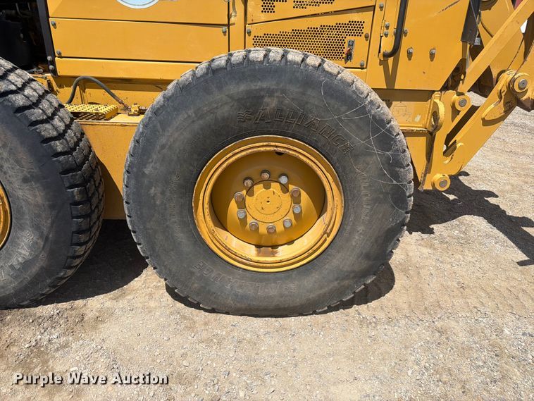 image for item FM7611 Caterpillar 160M motor grader
