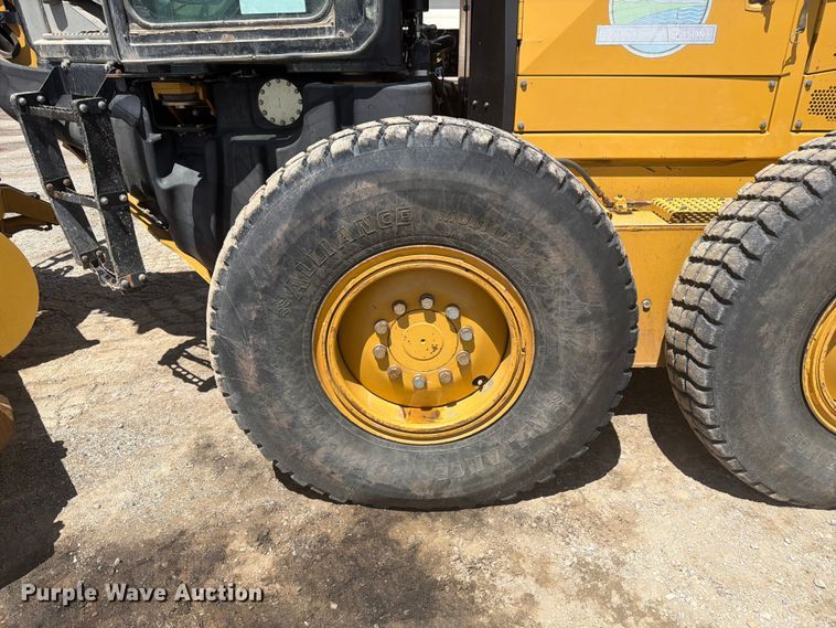 image for item FM7611 Caterpillar 160M motor grader