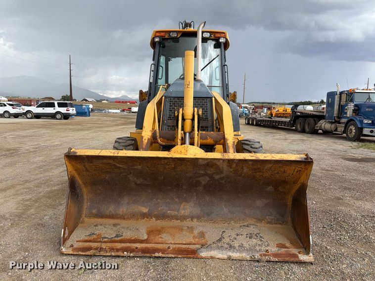 image for item FM7612 2001 John Deere 410G backhoe