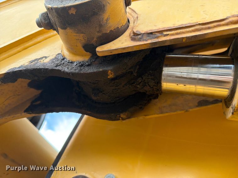 image for item FM7612 2001 John Deere 410G backhoe