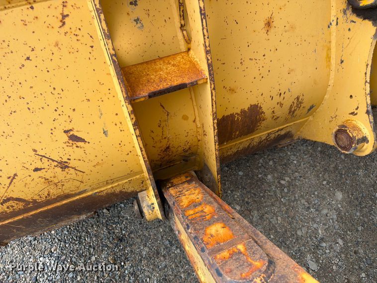 image for item FM7612 2001 John Deere 410G backhoe