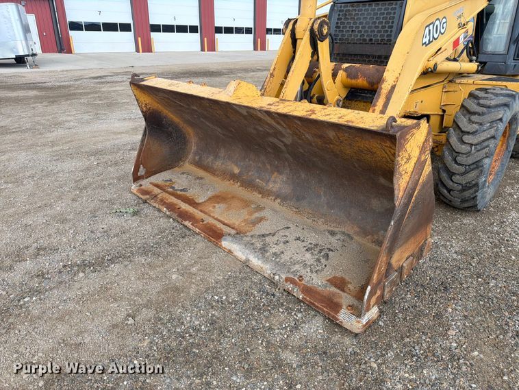 image for item FM7612 2001 John Deere 410G backhoe