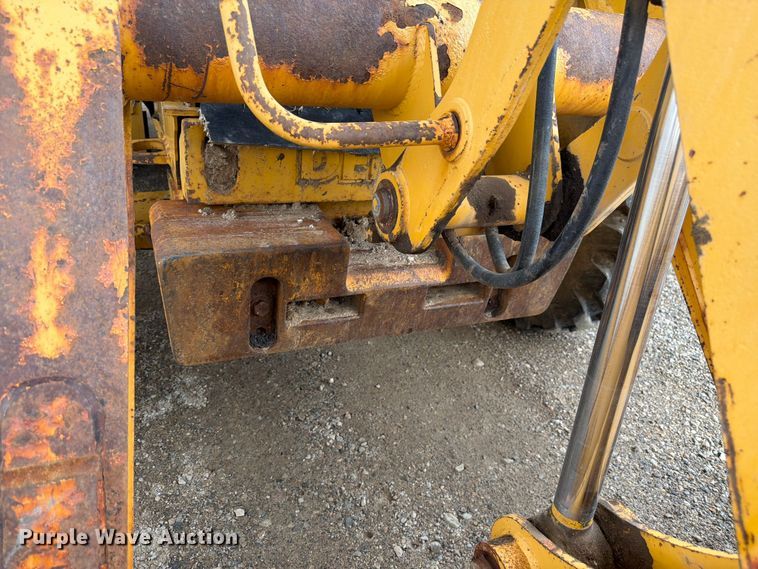 image for item FM7612 2001 John Deere 410G backhoe