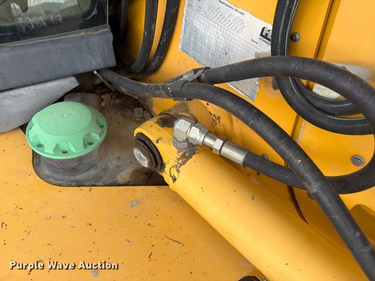 image for item FM7612 2001 John Deere 410G backhoe