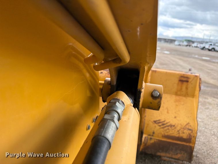 image for item FM7612 2001 John Deere 410G backhoe