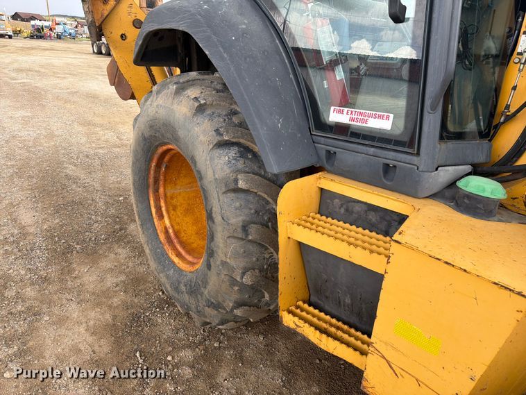 image for item FM7612 2001 John Deere 410G backhoe