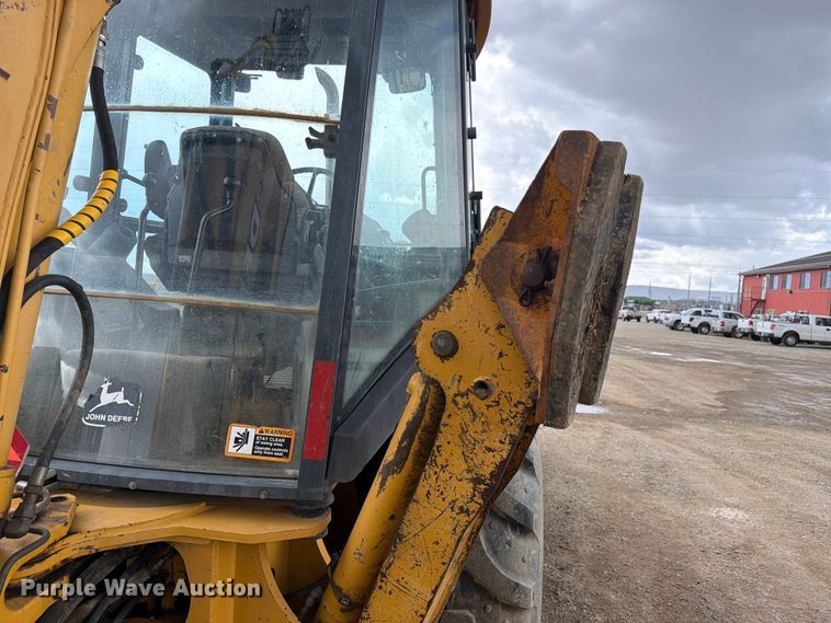 image for item FM7612 2001 John Deere 410G backhoe
