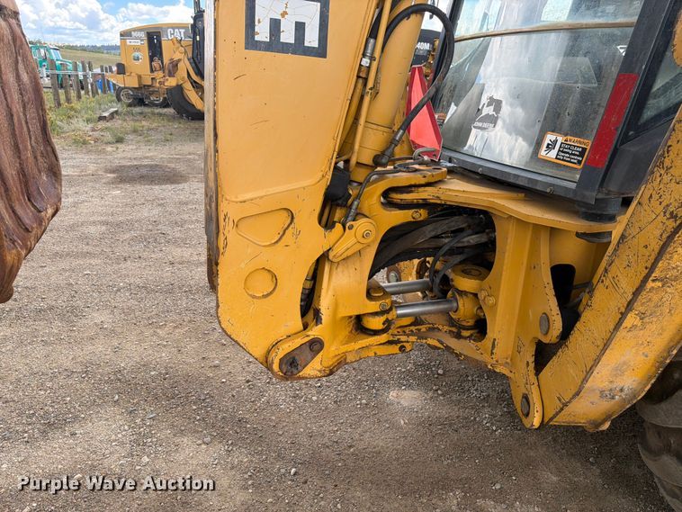image for item FM7612 2001 John Deere 410G backhoe