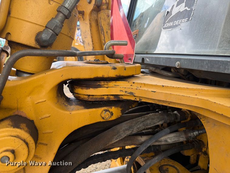image for item FM7612 2001 John Deere 410G backhoe