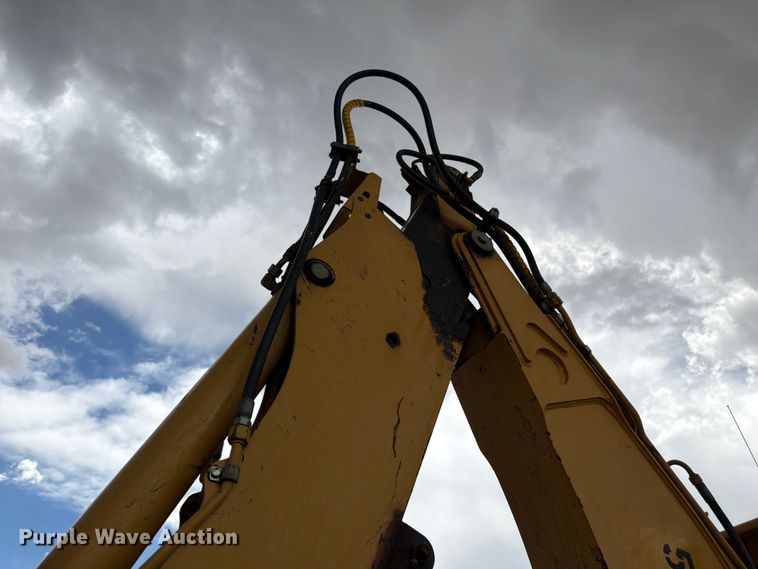 image for item FM7612 2001 John Deere 410G backhoe