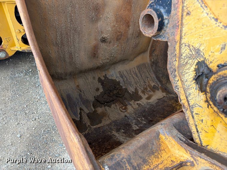 image for item FM7612 2001 John Deere 410G backhoe