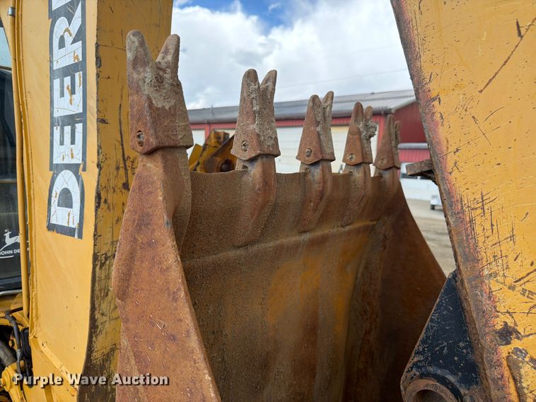 image for item FM7612 2001 John Deere 410G backhoe